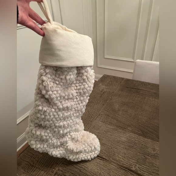Pottery barn honeycomb faux fur stocking excellent like new SOLD OUT ON WEBSITE - Picture 2 of 4